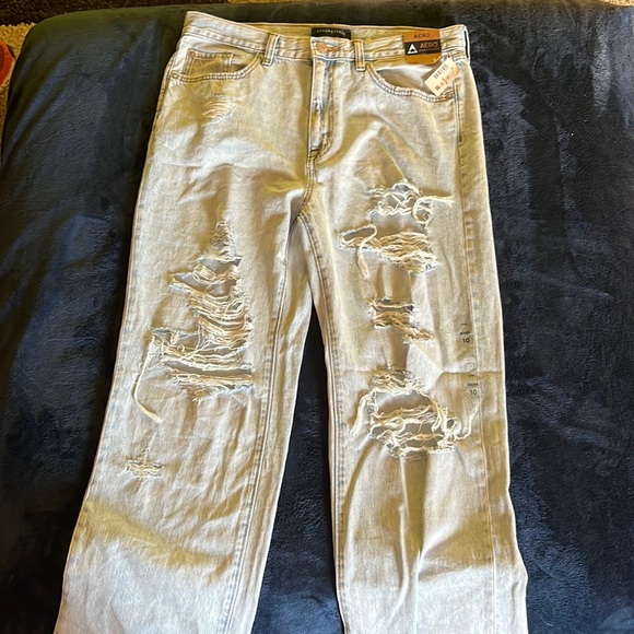 Cute ripped jeans! -never worn before - Picture 1 of 5